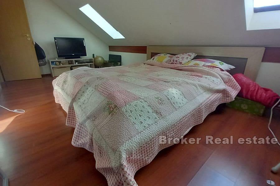 Kastela - Moderne Wohnung mit Meerblick