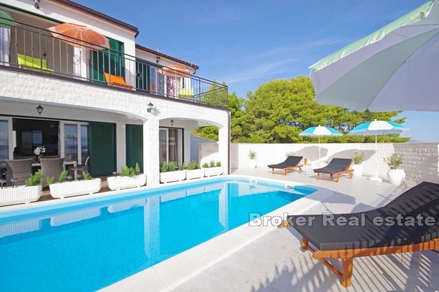 Island of Solta - En villa med pool i ett lugnt läge