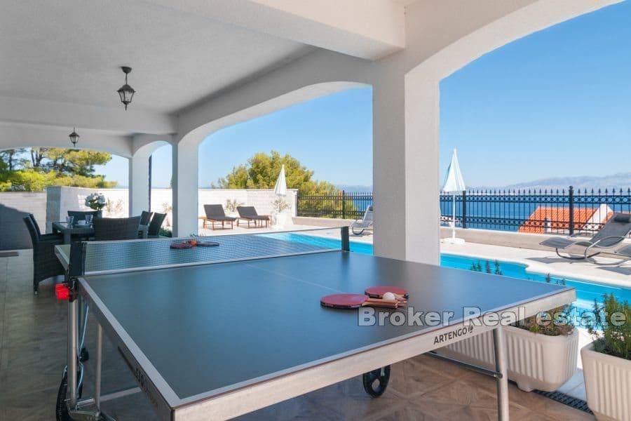 Island of Solta - En villa med pool i ett lugnt läge