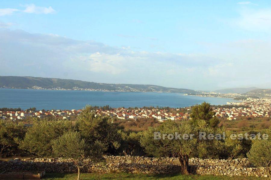 Kastela - Byggeland med vakker panoramautsikt