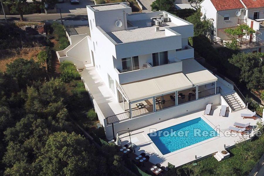 Ostrov Čiovo - Vila s restaurací