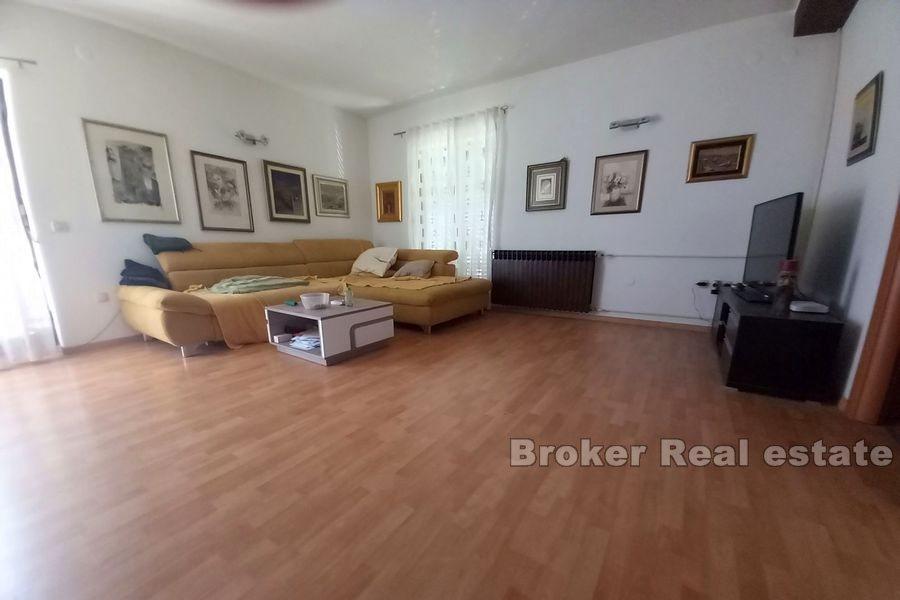 Split - Bol, Maison double familiale