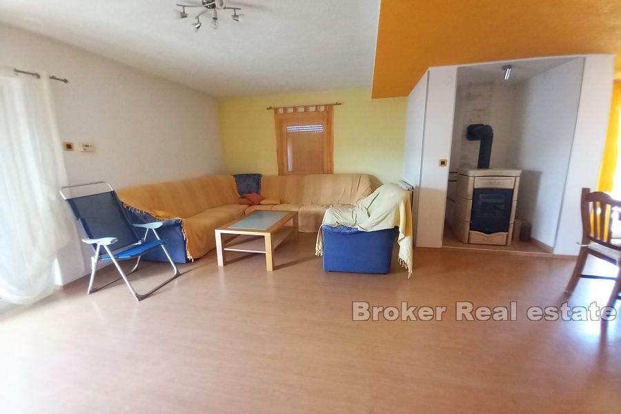 Kastela - Three-bedroom apartment in a great location