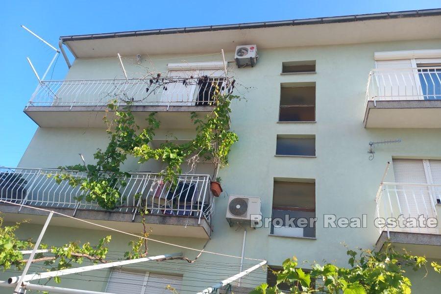 Kastela - Three-bedroom apartment in a great location