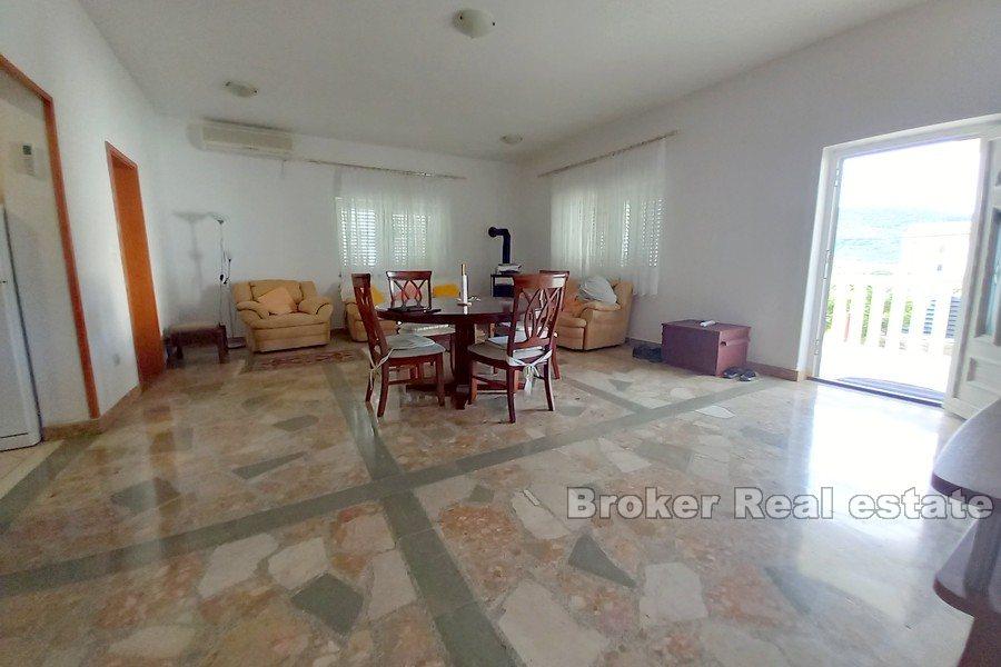 Près de Trogir - Maison dans un endroit calme