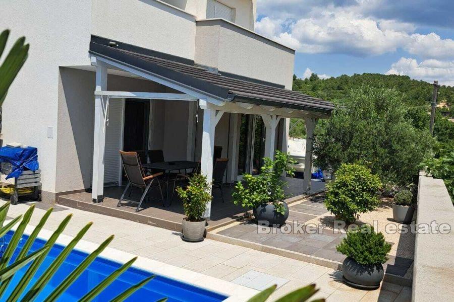 Murter - Semi-detached modern house with swimming pool