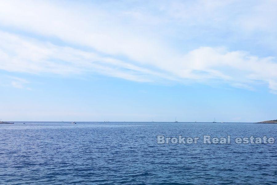 Rogoznica - Přistát v první řadě od moře