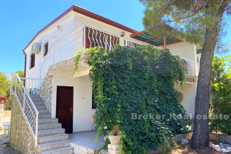 Near Šibenik - Semi-detached house with swimming pool