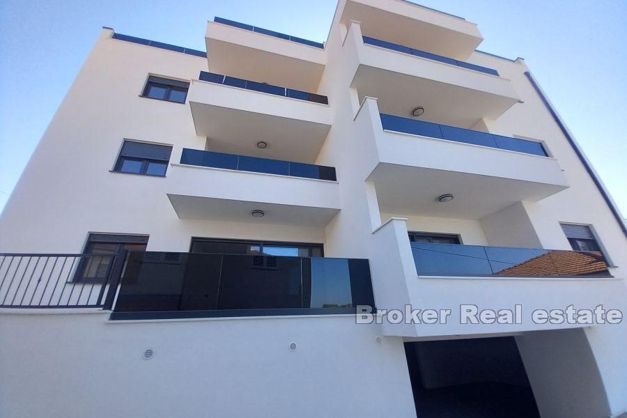 Island of Čiovo - To toppleiligheter med vakker utsikt over havet