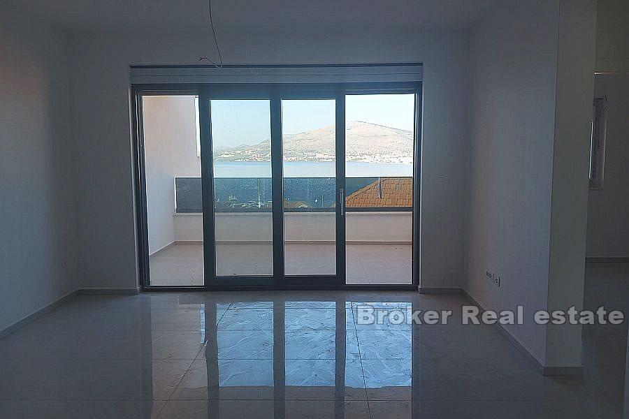 Island of Čiovo - To toppleiligheter med vakker utsikt over havet