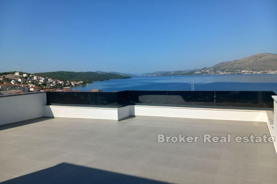 Island of Čiovo - To toppleiligheter med vakker utsikt over havet