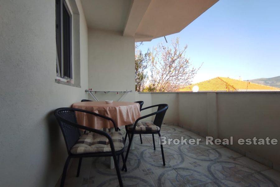 Wyspa Ciovo - Dom z apartamentami, drugi rząd do morza