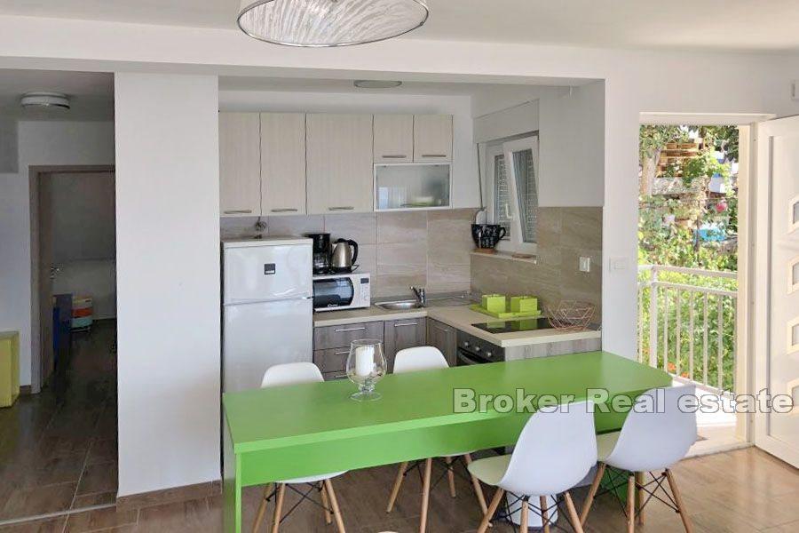 Omis - Semi-detached house in first row to the sea