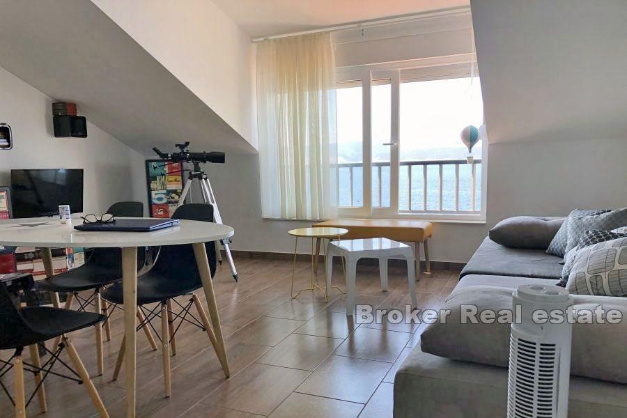 Omis - Semi-detached house in first row to the sea