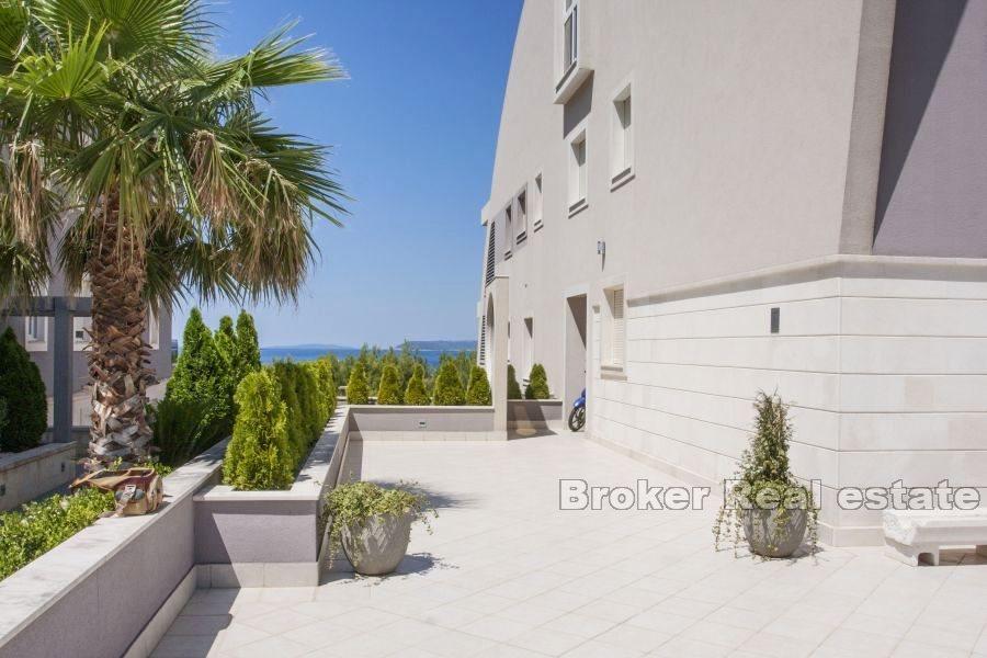 Blisko Splitu - Budynek mieszkalny z widokiem na morze