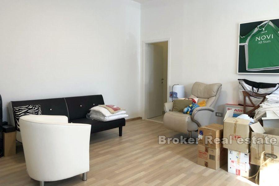 Split - Spinut, business space