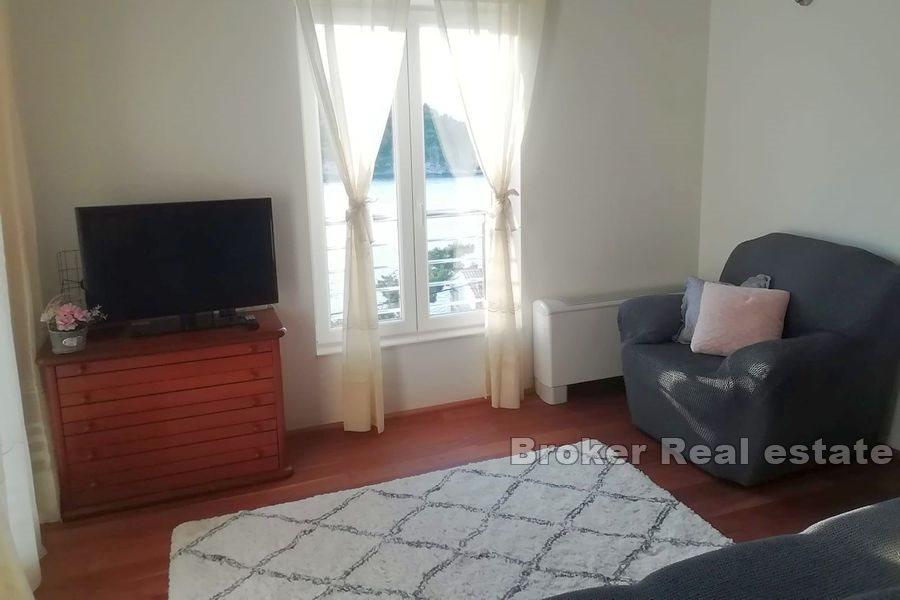 Øya Solta - Duplex leilighet med havutsikt