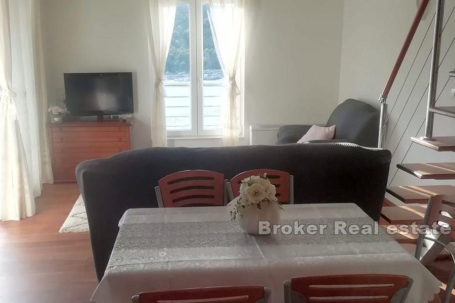 Øya Solta - Duplex leilighet med havutsikt