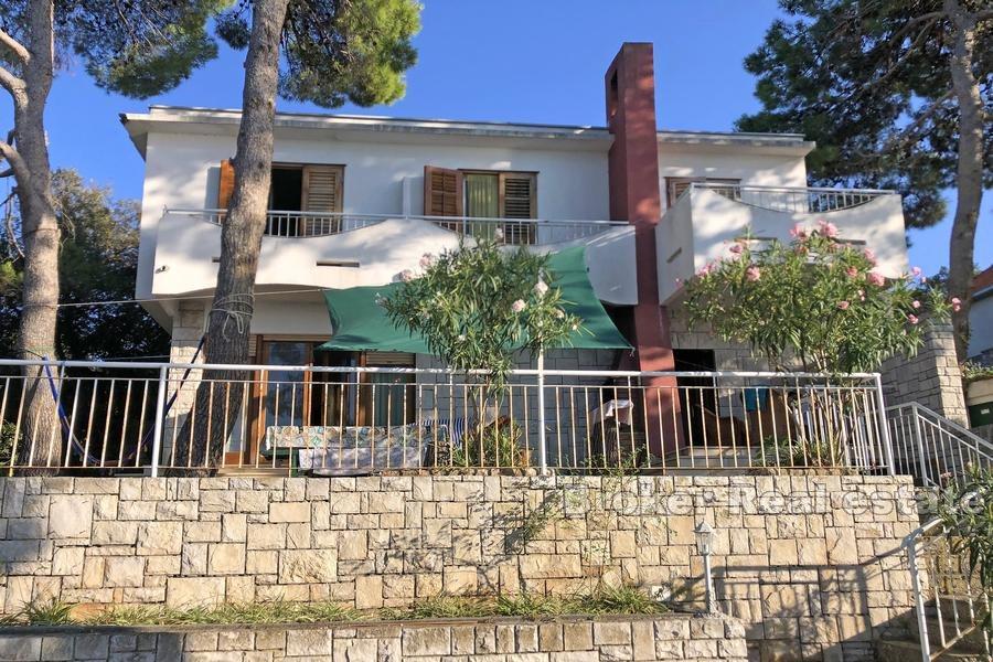 Øya Solta - Hus første rad til sjøen