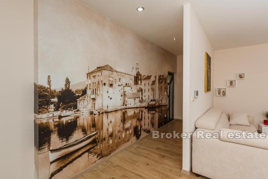 Kastela - Dom z basenem i widokiem na morze