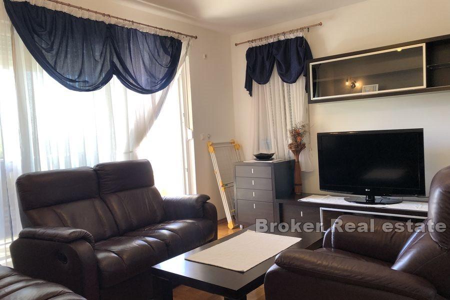 Øya Ciovo - Leilighetshus med havutsikt