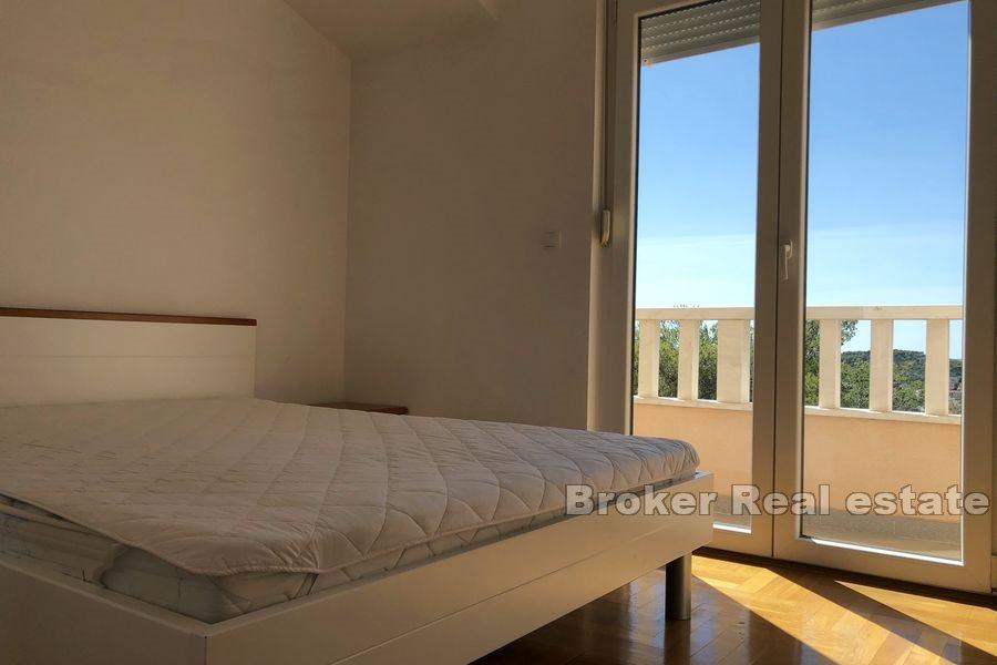 Otok Čiovo - Apartmanska kuća s pogledom na more