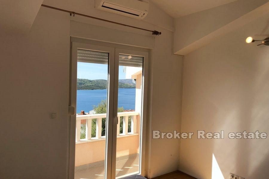 Otok Čiovo - Apartmanska kuća s pogledom na more