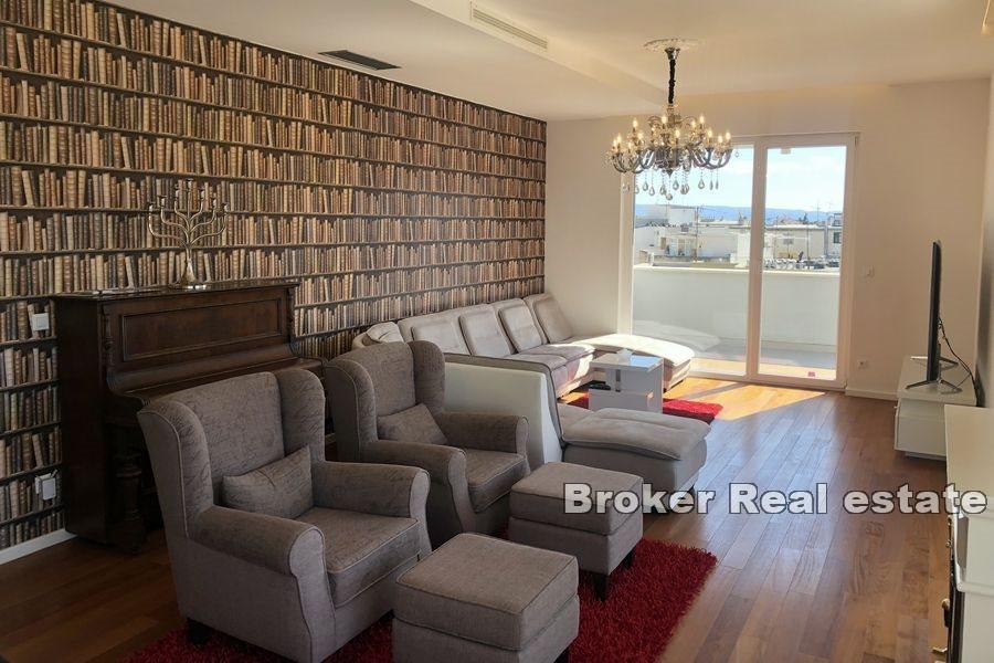 Split - Spinut, penthouse s výhledem na moře