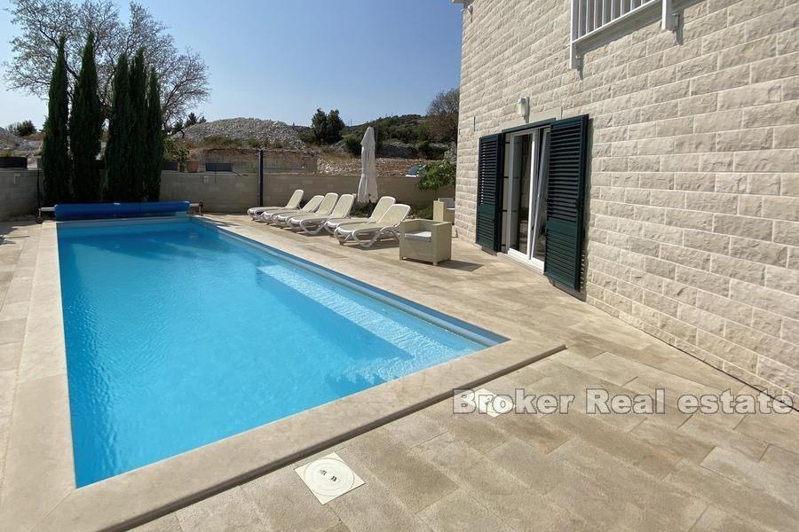 Isola di Brac - Casa con piscina e vista mare
