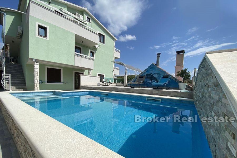 Ostrov Čiovo - Dům s výhledem na bazén a moře