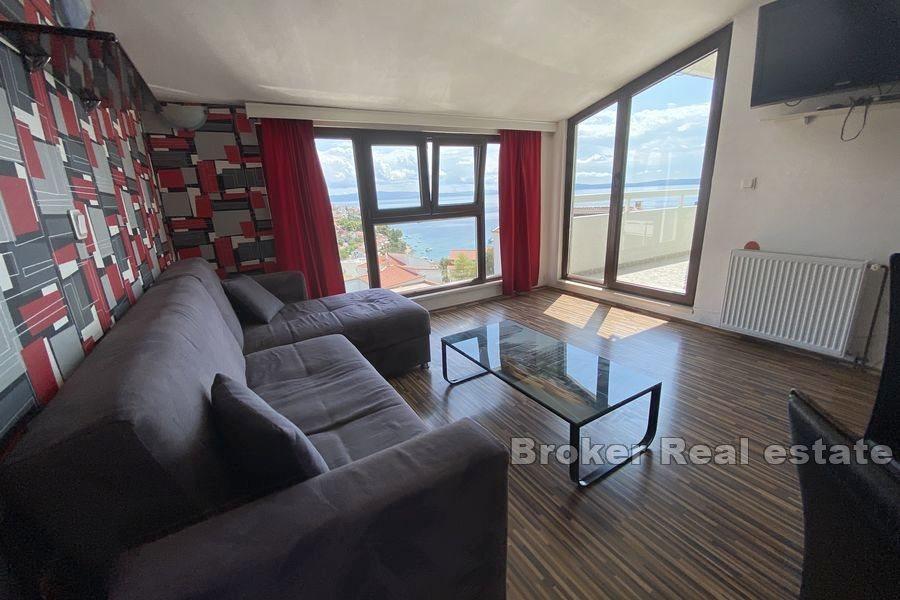 Øya Ciovo - Hus med basseng og havutsikt