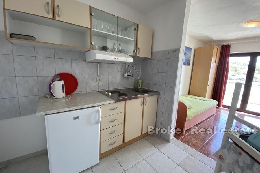 Øya Ciovo - Hus med basseng og havutsikt