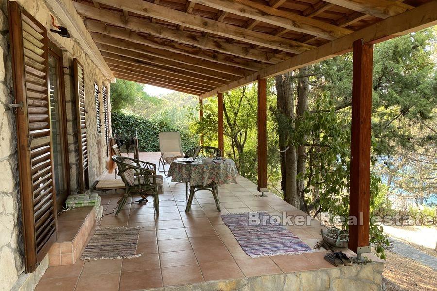 Ostrov Brač - Dům první řady k moři