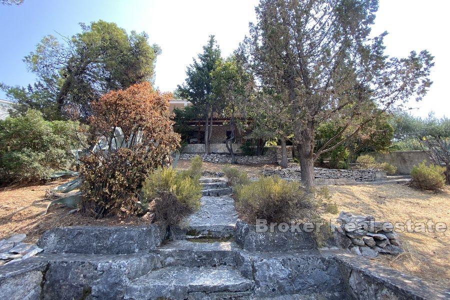 Ostrov Brač - Dům první řady k moři