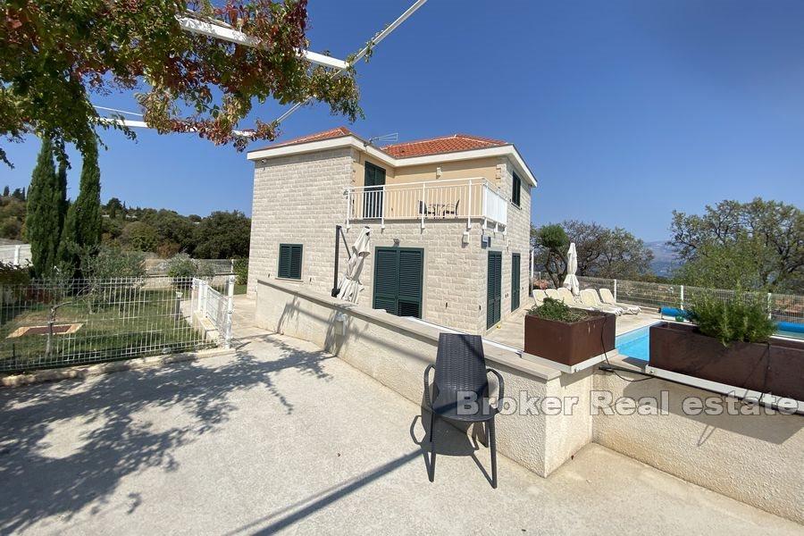 Ile de Brac - Maison avec piscine et vue mer