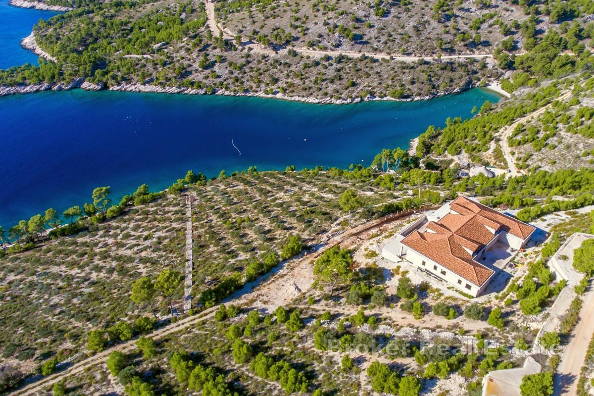 Otok Brač - Vila u izgradnji prvi red do mora