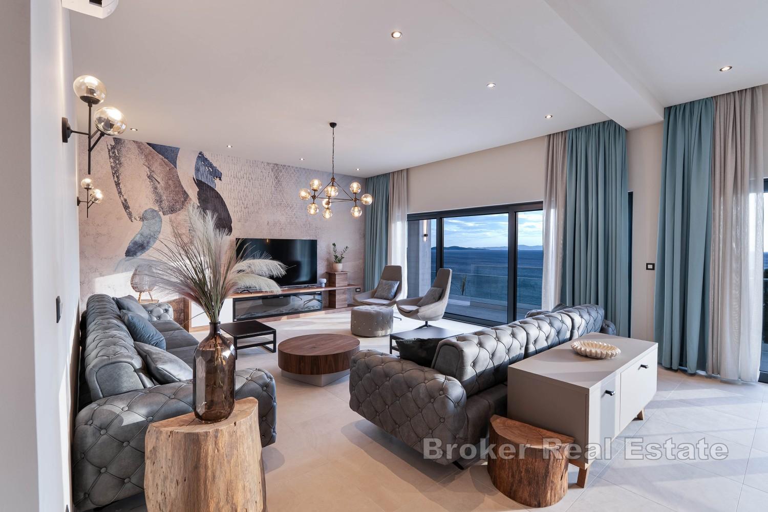 Großzügiges Privatgrundstück mit Villa direkt am Meer
