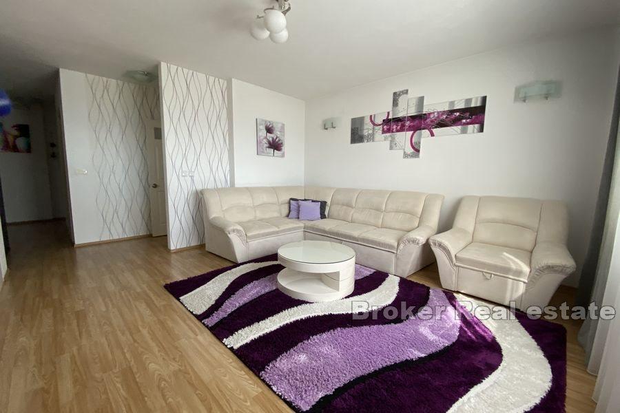 Kastela - Dům s výhledem na bazén a moře