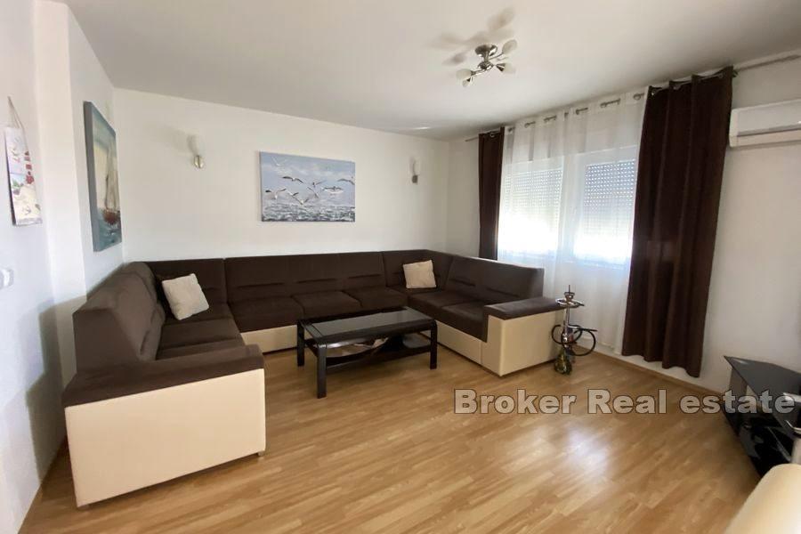 Kastela - Dům s výhledem na bazén a moře