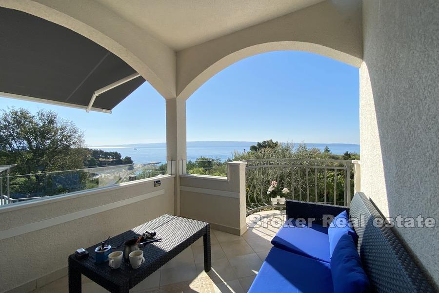 Split - House with a pool and sea view
