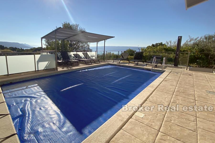 Split - House with a pool and sea view
