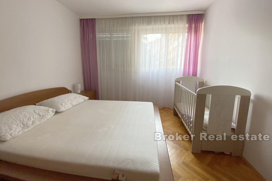 Сплит, Спинут, просторная трехкомнатная квартира