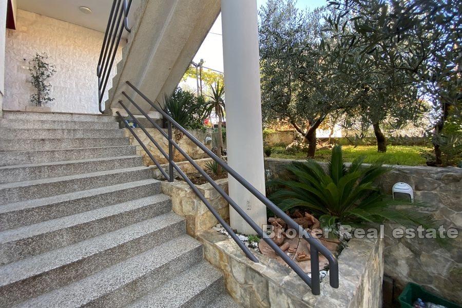 Trogir - Schönes Haus mit Garten in der Nähe des Zentrums