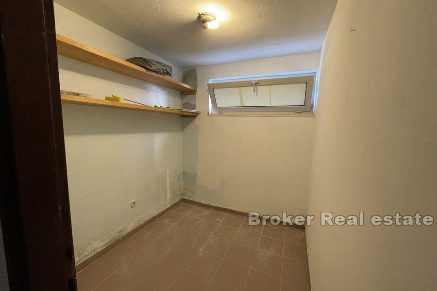 Trogir - Espace commercial dans un emplacement fréquent