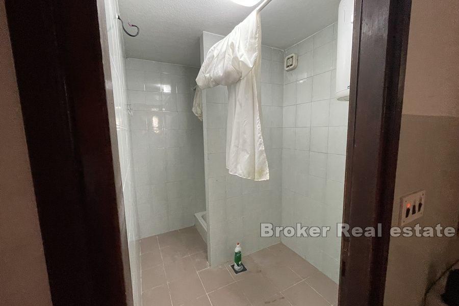 Trogir - Espace commercial dans un emplacement fréquent