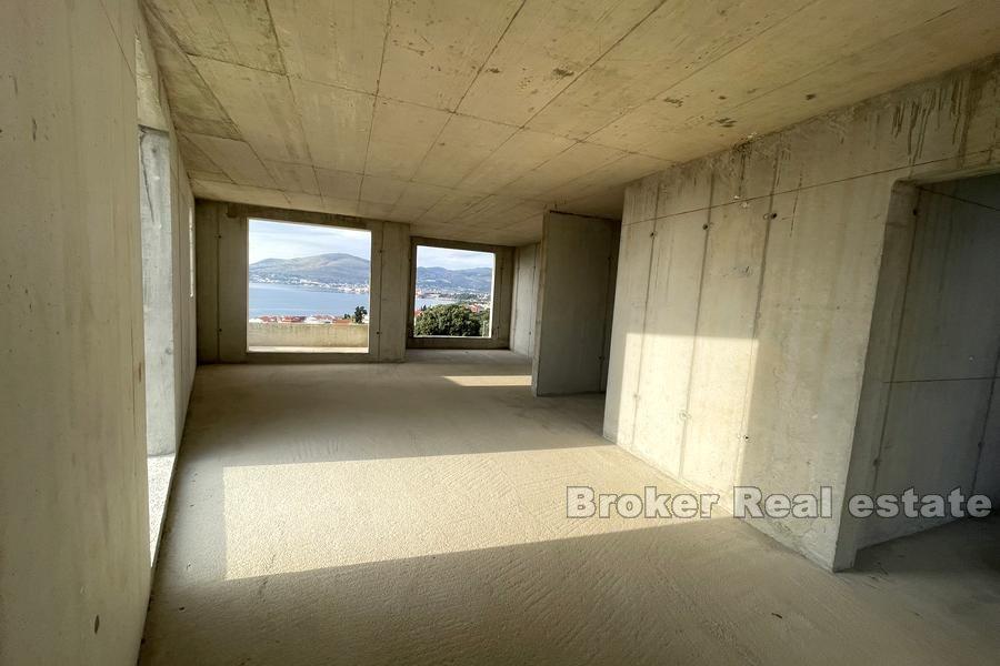 Ostrov Čiovo - Nedokončená budova s výhledem na moře