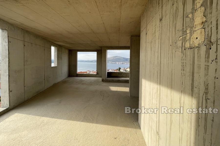 Ostrov Čiovo - Nedokončená budova s výhledem na moře