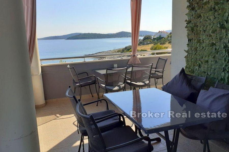 Rogoznica - Apartmánový dům s výhledem na moře a ostrovy