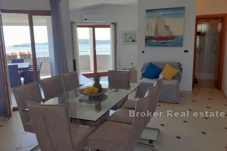 Rogoznica - Dom z apartamentami z widokiem na morze i wyspy