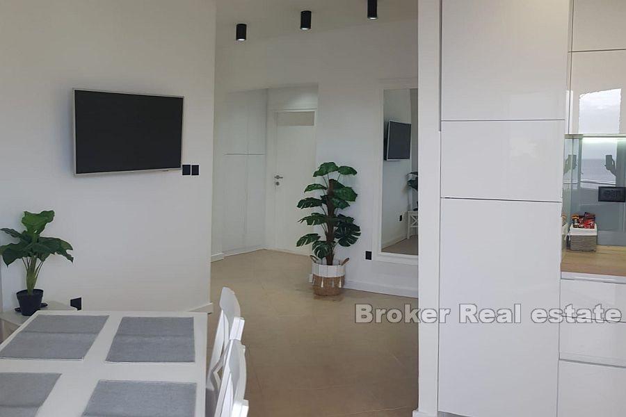 Rogoznica - Dom z apartamentami z widokiem na morze i wyspy